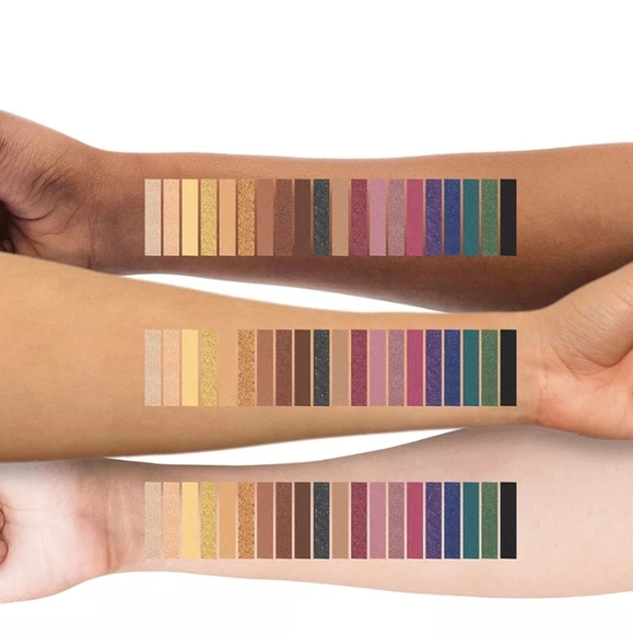 Eyeshadow Palette MACYS - Picture 3 of 10